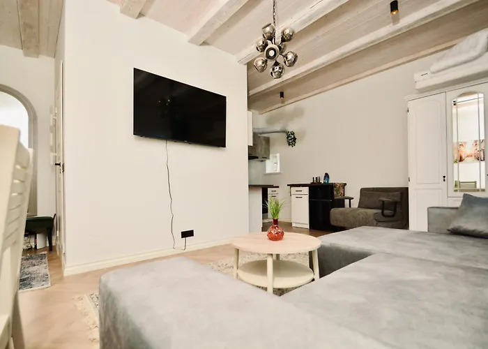 Lovely Authentic & Cozy Atmosphere