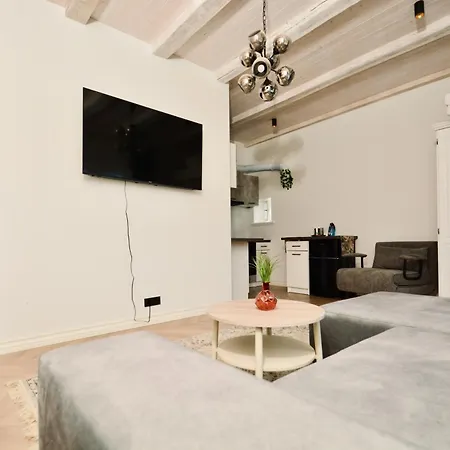 Lovely Authentic & Cozy Atmosphere