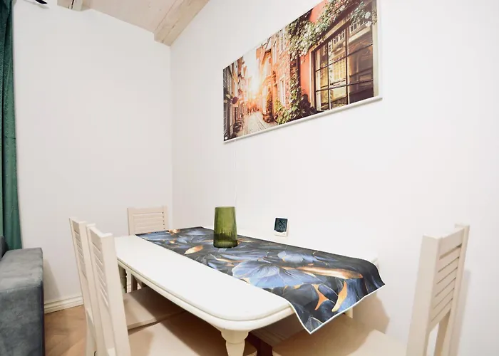 Lovely Authentic & Cozy Atmosphere Apartment